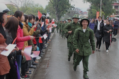 Hàng nghìn thanh niên hăng hái lên đường thực hiện nghĩa vụ quân sự và Công an nhân dân